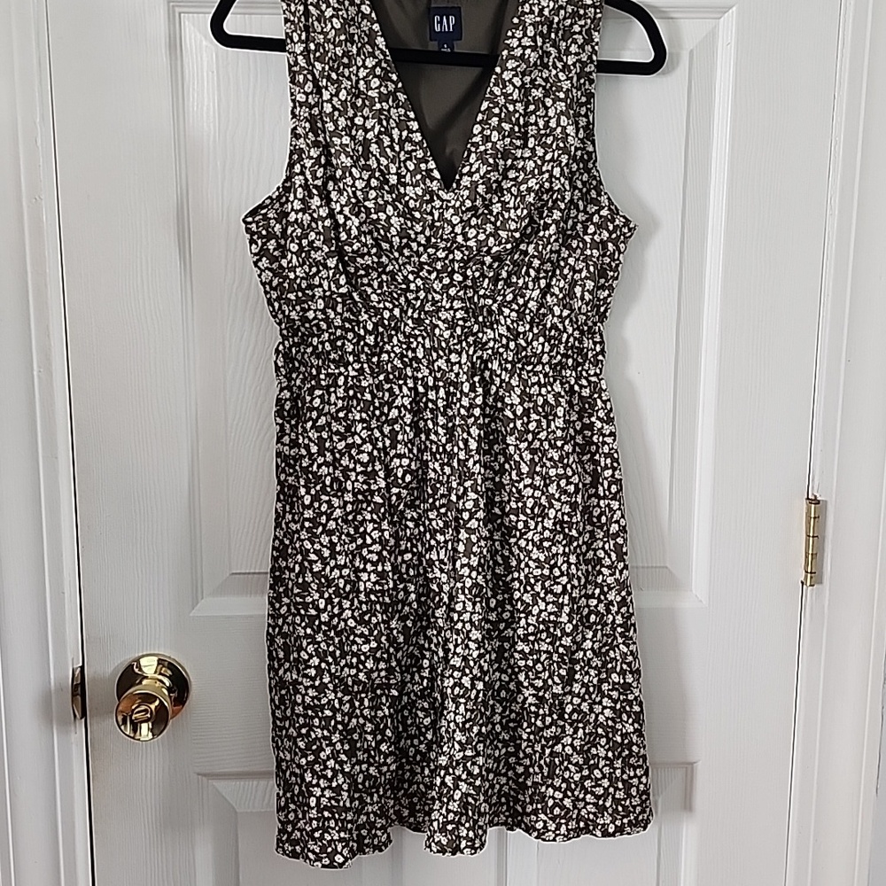 NWOT GAP Green and White Floral V-Neck Dress